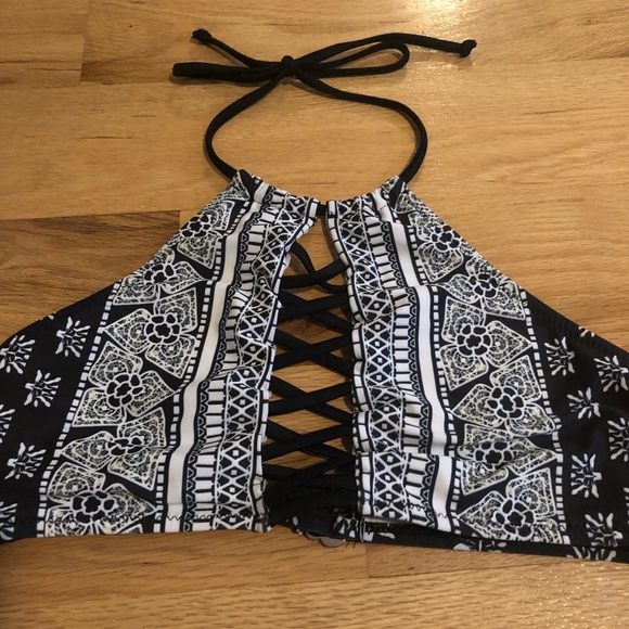 Cupshe Bikini Set - Picture 2 of 4